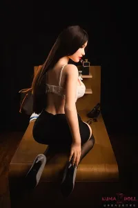 会社員風リアルラブドール美女