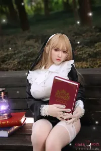清純さと妖艶さを併せ持つMiyou修女ダッチドール