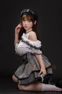 恥じらいポーズが可愛い高級ラブドール