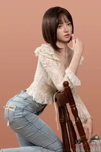 デニムスタイルの清楚系美女アダルト人形