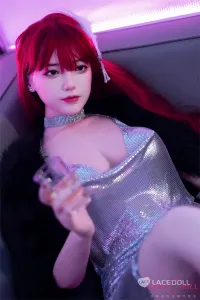 セクシーな赤髪ラブドール 夏沫