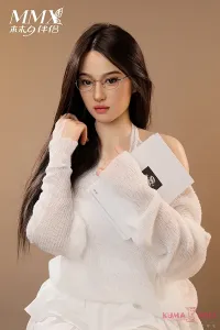 知性と美貌を併せ持つ上品な等身大ドール