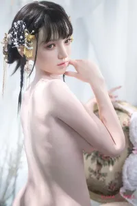 清楚な印象リアル美人ラブドール