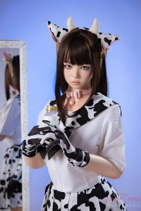 魅惑の牛柄ビキニ姿の美女リアルsexドール