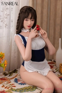 清楚で可愛いメイドスタイル美少女リアルダッチワイフ