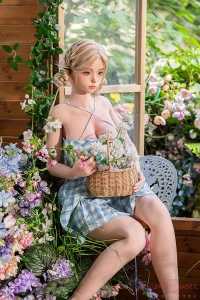 Fカップ美乳 YFDOLL 芽生 等身大ドール