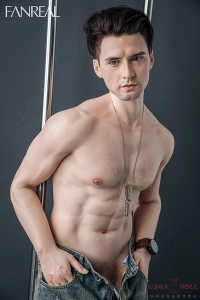 筋肉質でリアルな男性ドール Henry