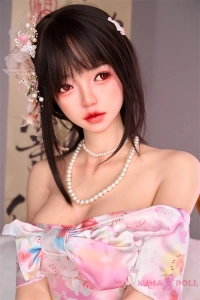 上品な色合いが印象的なアダルトドール