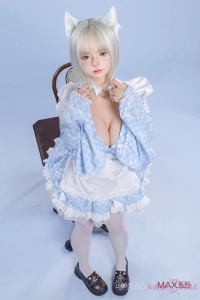 白色ヘア×メイド服のラブドール