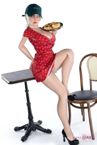 テーブルに座っている セックス 人形 Mary