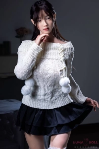 上半身の造形美が分かる156cm等身大エロドール