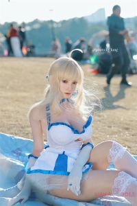 リアル ダッチワイフ 161cm Fカップ ROS MAX 幻想的な赤い瞳 浓密 没入