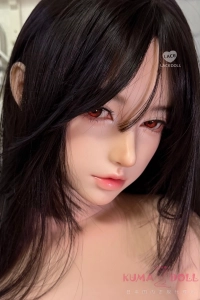ソファーに佇む 赤木ヘッド リアルドール