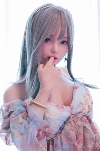 清楚系銀髪美少女ラブドール ブルーアイ Kaoru
