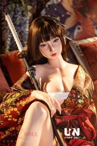 ダツチワイフ 整った顔立ちが可憐で上品 和風美人