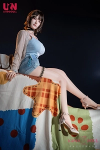 158cm Eカップ 普 乳 ラブドール Uneedoll美女  初夏
